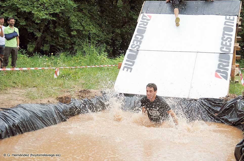 Unos 300 corredores de todas las edades tomaron parte en la I Bridgestone Race Solidaria BridgestoneRace15prueba