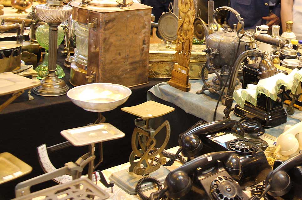 Unas 40.000 piezas y casi un centenar de expositores en la XVI Feria de Desembalaje y Antigüedades FeriaAntiguedades01