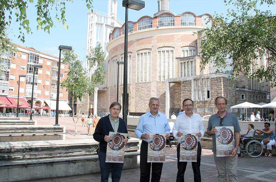 La “Misa para la Paz”, con la Coral Salvé de Laredo, será el acto central del 50 aniversario de la Iglesia de la Virgen Grande ViaderoMisaPaz15