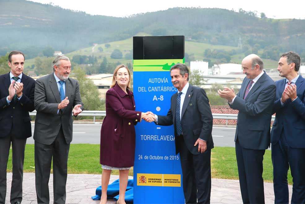 MinistraFomentoInauguraA8