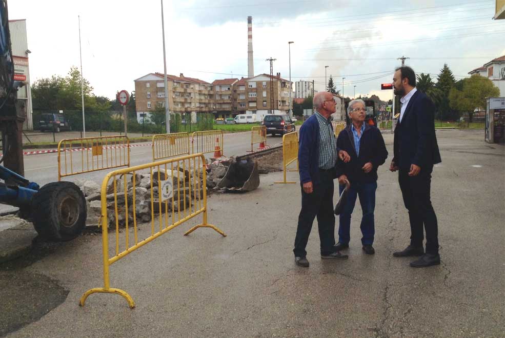 Las obras de la segunda fase de construcción de aceras en la Avenida de Solvay ya están en ejecución PRCEstradaBarredaaceras