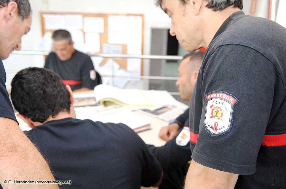 El Ayuntamiento de Torrelavega convocará dos plazas de policía local y una de bombero en la oferta pública de empleo de 2015 Bomberos04