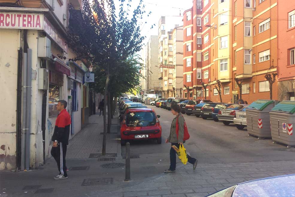 Limitaciones de aparcamiento en La Inmobiliaria por los trabajos de poda del SERCA BonifacioCastillo