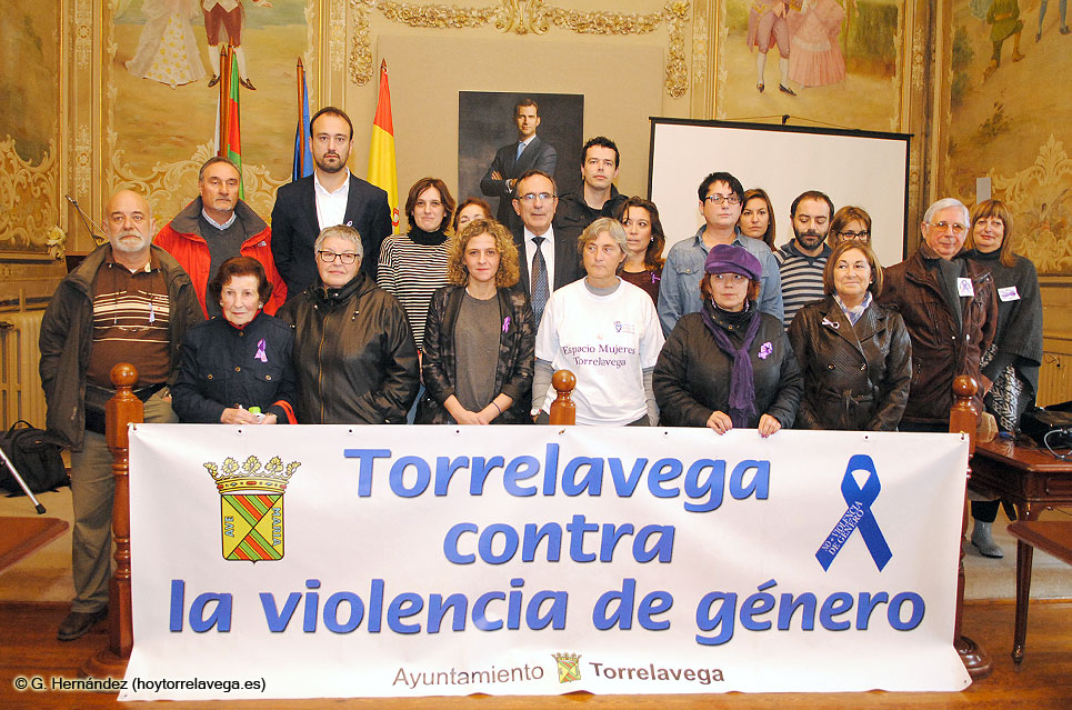 Educación en igualdad y medidas de protección en el ámbito laboral, peticiones en el Día Contra la Violencia de Género ViolenciaGenero2015-02