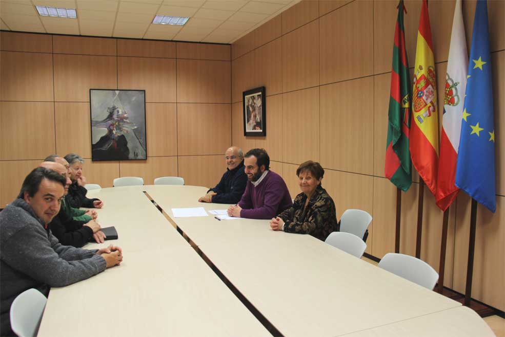 El Ayuntamiento informa a los comerciantes del servicio de recogida gratuita de cartón “puerta a puerta” PSOEOttoCartonComercios