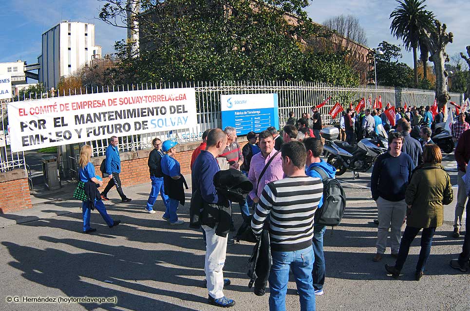 Los trabajadores paran las movilizaciones hasta conocer la información comprometida por Solvay sobre la planta de cloro SolvayConcentracion181215
