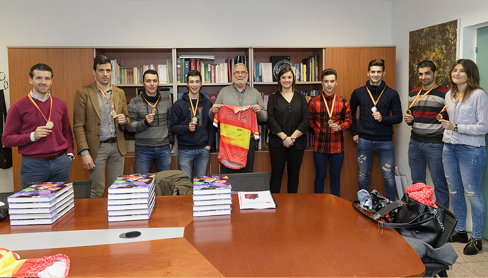 ConsejeroEducaGanadoresCicloCross