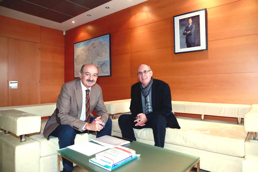 El PRC de Miengo analiza con el consejero de Obras Públicas proyectos para el municipio MiengoPRCCabreroMazon