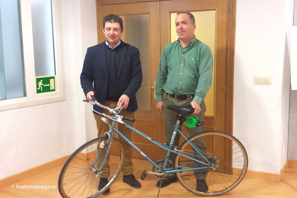 Más de 100 expositores participan este fin de semana en la IV Feria de Reciclaje y Consumo Responsable de Torrelavega PRCSanchezFeriaReciclaje16