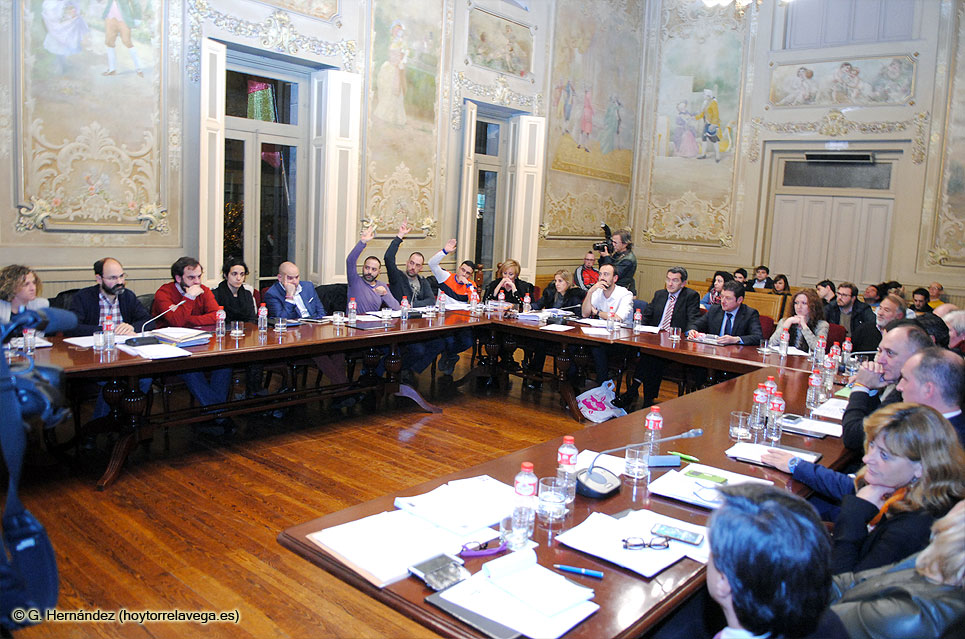 El interventor municipal advierte que no recurrir la sentencia de Corporaciones Locales supondría “prevaricación” y “malversación de fondos” Pleno25021602