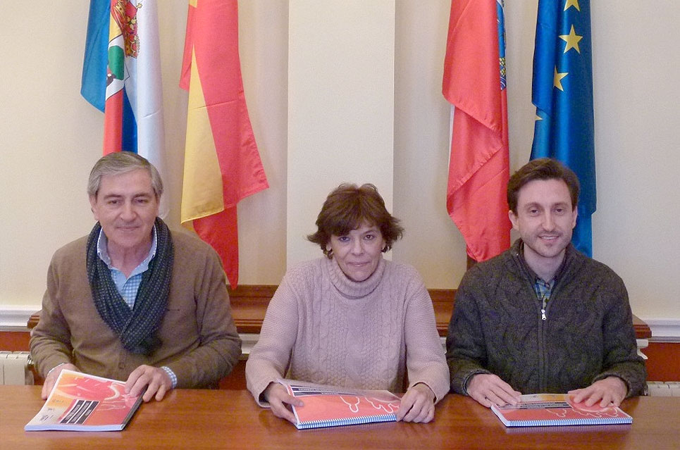 Más de 300 usuarios pasaron por la Oficina de la Mujer de Suances en 2015 SuancesMemoriaMujer2016