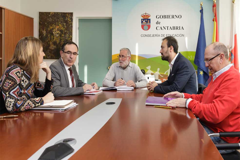 La Consejería de Educación licitará en breve la obra para instalar un ascensor en el instituto Zapatón ViaderoEstradaConsejeroCult