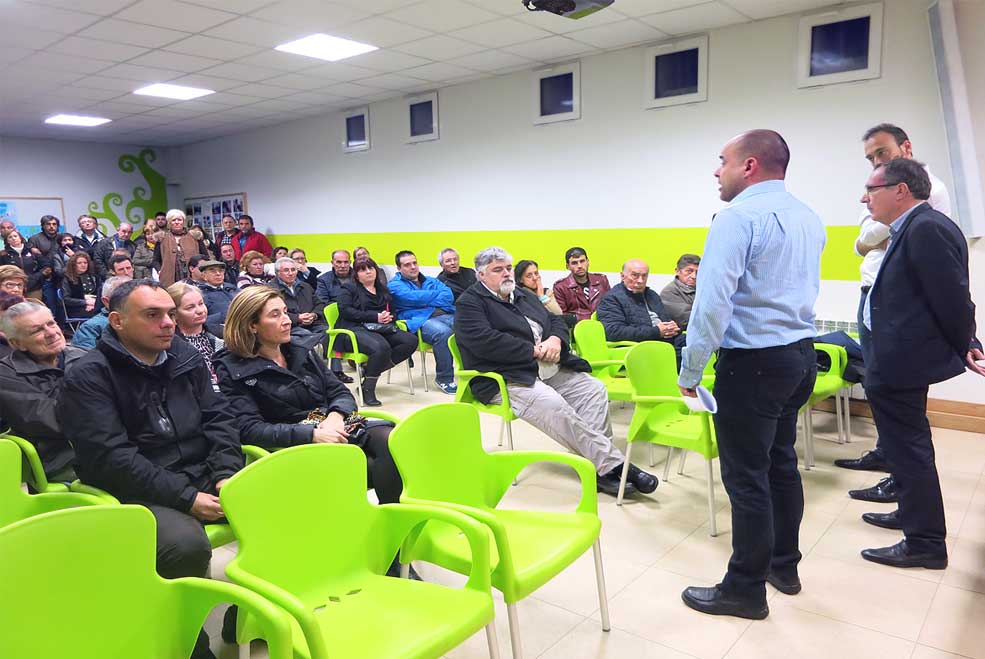 Se crea una mesa de trabajo para estudiar las quejas de un grupo de comerciantes descontentos con los cambios en La Inmobiliaria ViaderoInmobiliariaComerciantes