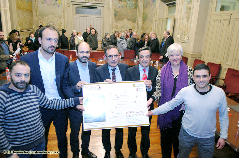 Políticos y ciudadanos se unen convencidos de que el MUPAC debe estar en Torrelavega Plenomupac02