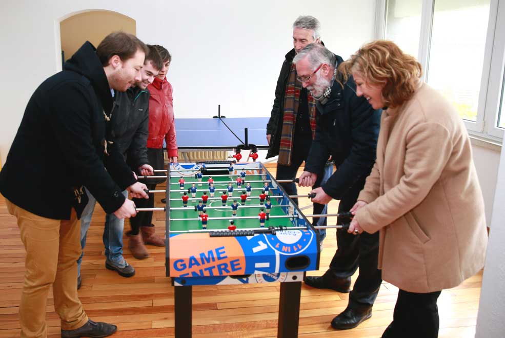 La Consejería de Deporte invertirá 45.000 euros para ampliar los vestuarios del campo de fútbol de Requejada PolancoConsejeroEduca01