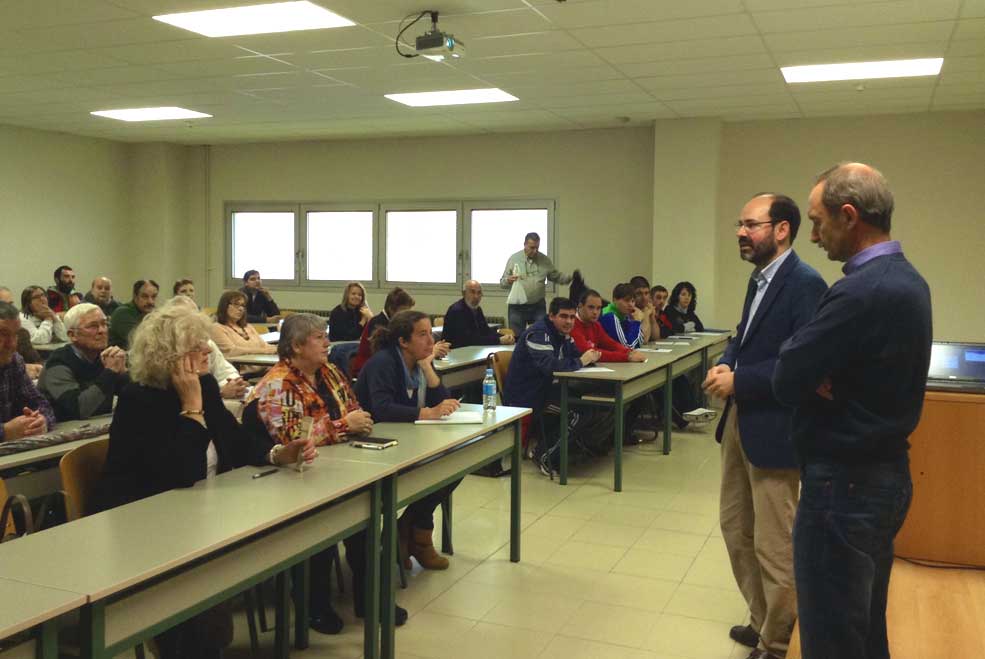 Un centenar de personas aprenden a aplicar técnicas ecológicas en cultivos en huertas, terrazas o balcones PSOEUrracaTallerBalconesIII