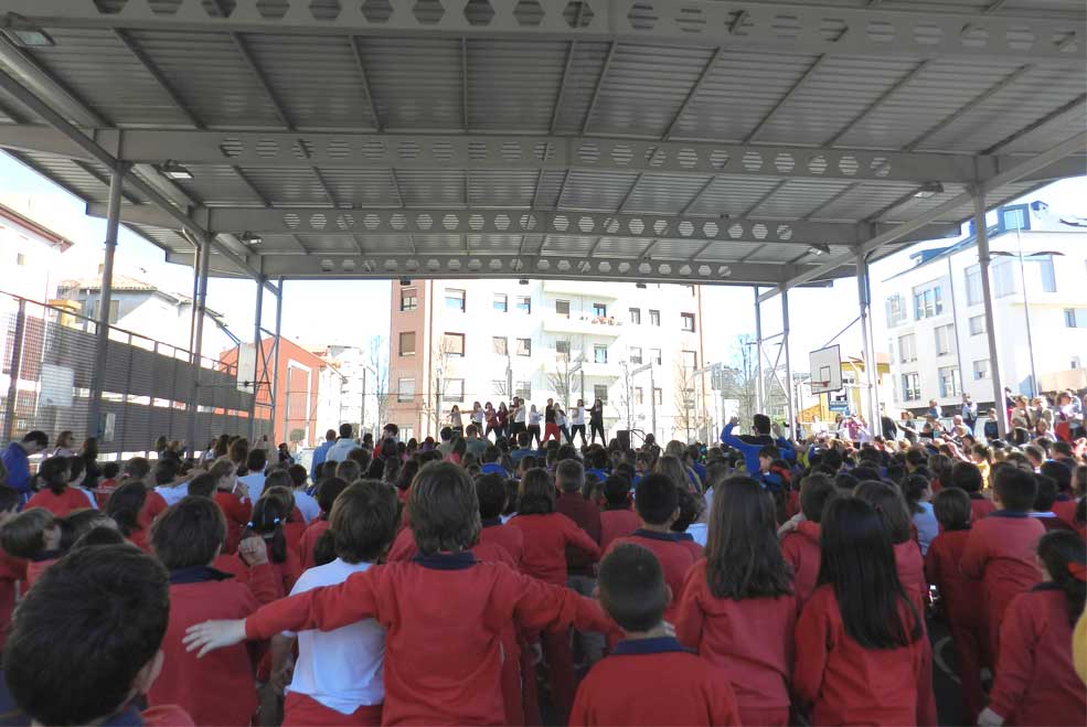 ColegioMayerBaila2016