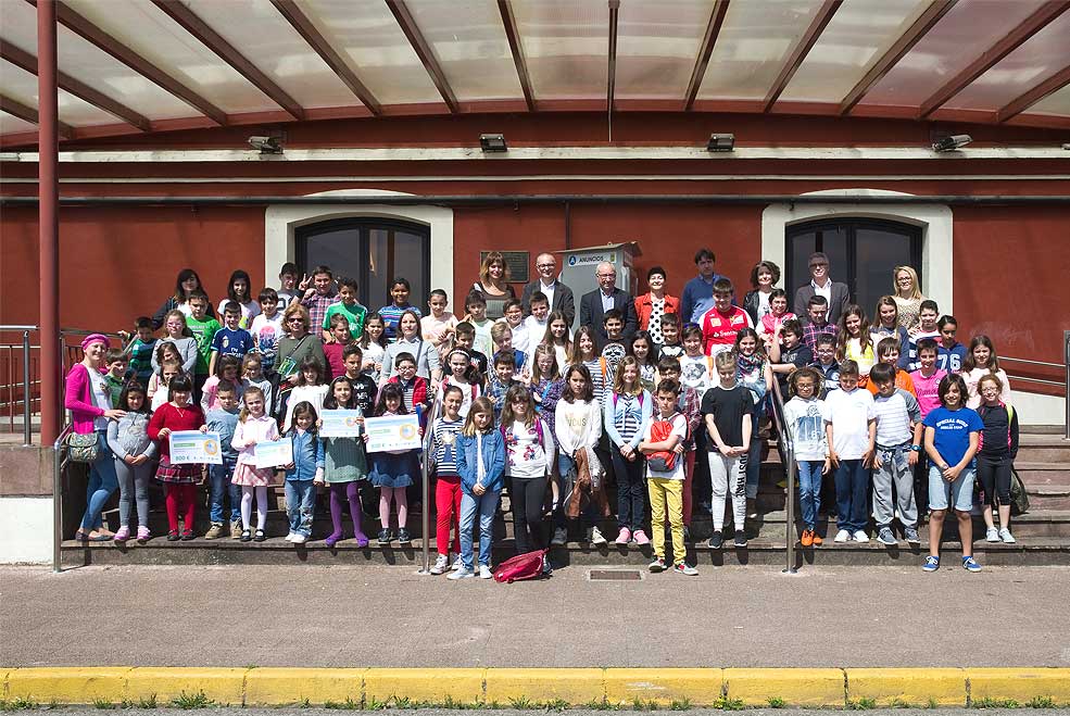 Los escolares ganadores del concurso de “La Liga de Reciclaje” visitan las instalaciones de El Mazo PremiosLigaReciclaje