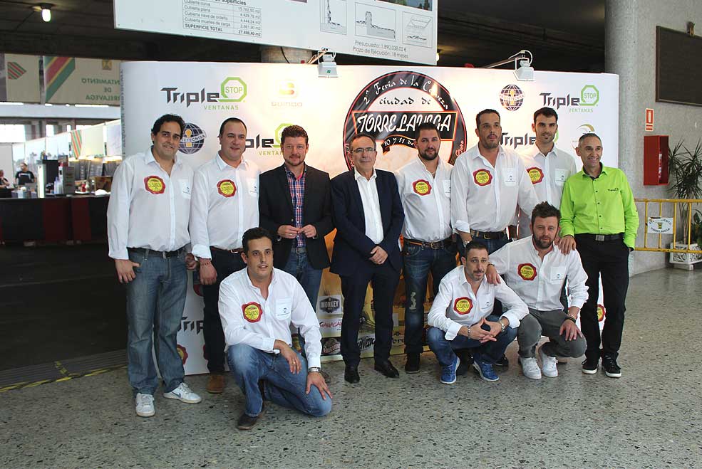 La II Feria de la Cerveza Ciudad de Torrelavega ofrece más de 80 variedades artesanales FeriaCerveza2016Inauguracio