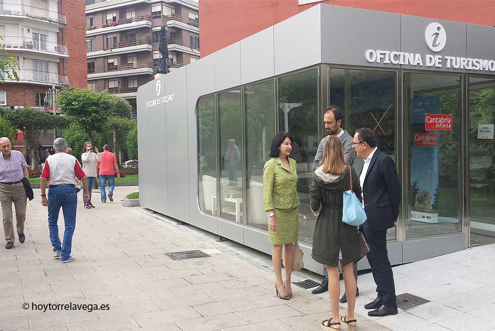 La nueva Oficina de Turismo en los Jardines de Pequeñeces ya está en funcionamiento OficinaTurismoInauguracion