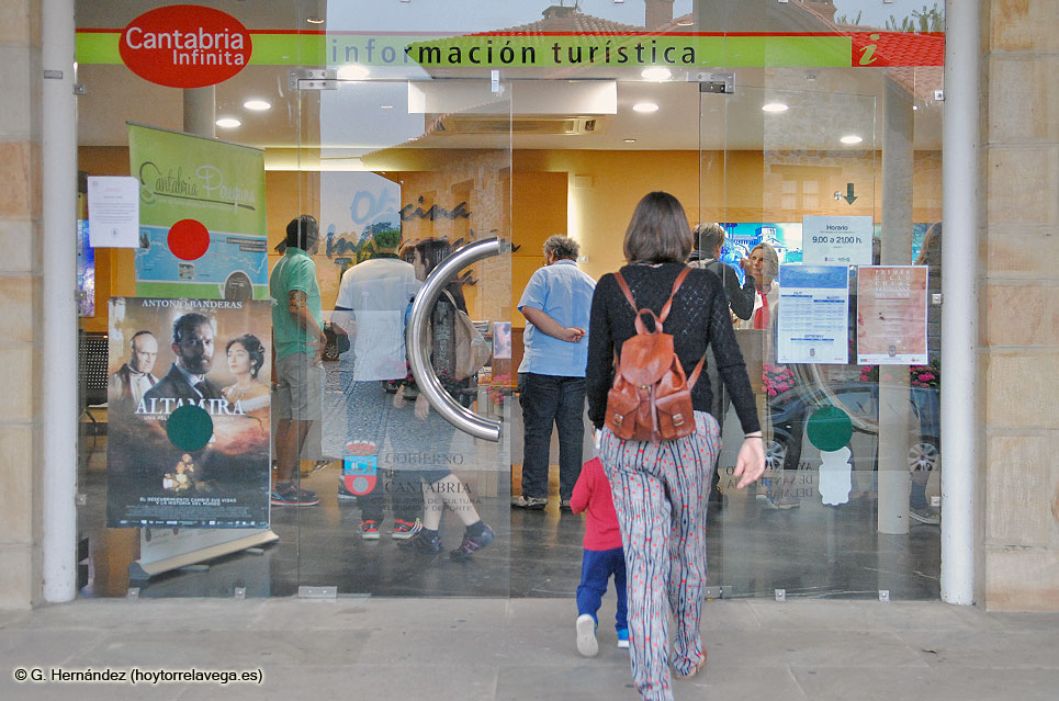 SantillanaOficinaTurismo01