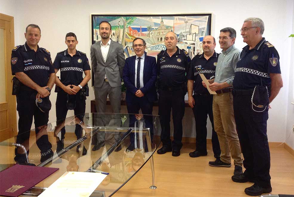 Felicitación a los seis policías locales que participaron en la operación antidroga “Skull” ViaderoRecibimientoPolicia