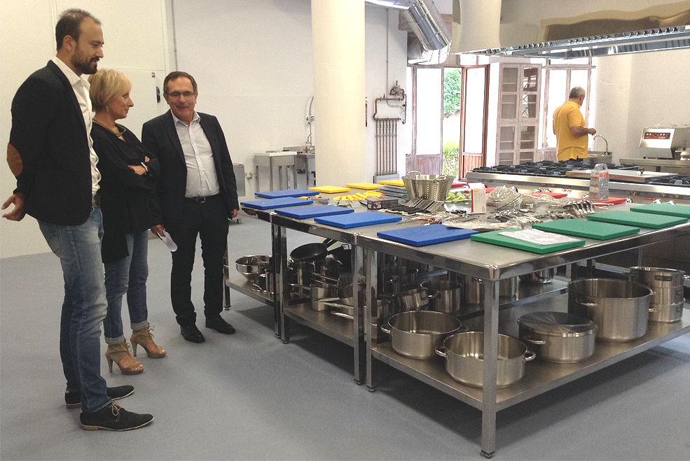 El Aula de Cocina del Centro de Formación preparará a 60 alumnos en las especialidades de cocina, pastelería, restaurante y bar ViaderoEstradaAulaCocina