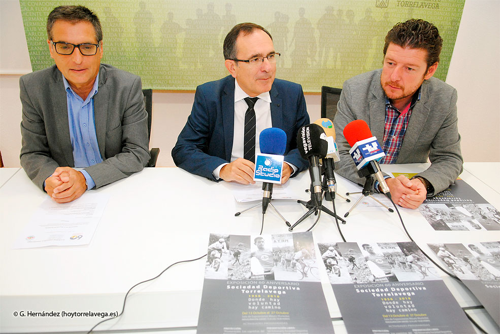 Una exposición fotográfica y un libro recorren los sesenta años de historia de la Sociedad Deportiva Torrelavega PRCSanchezSociedadDeportiva
