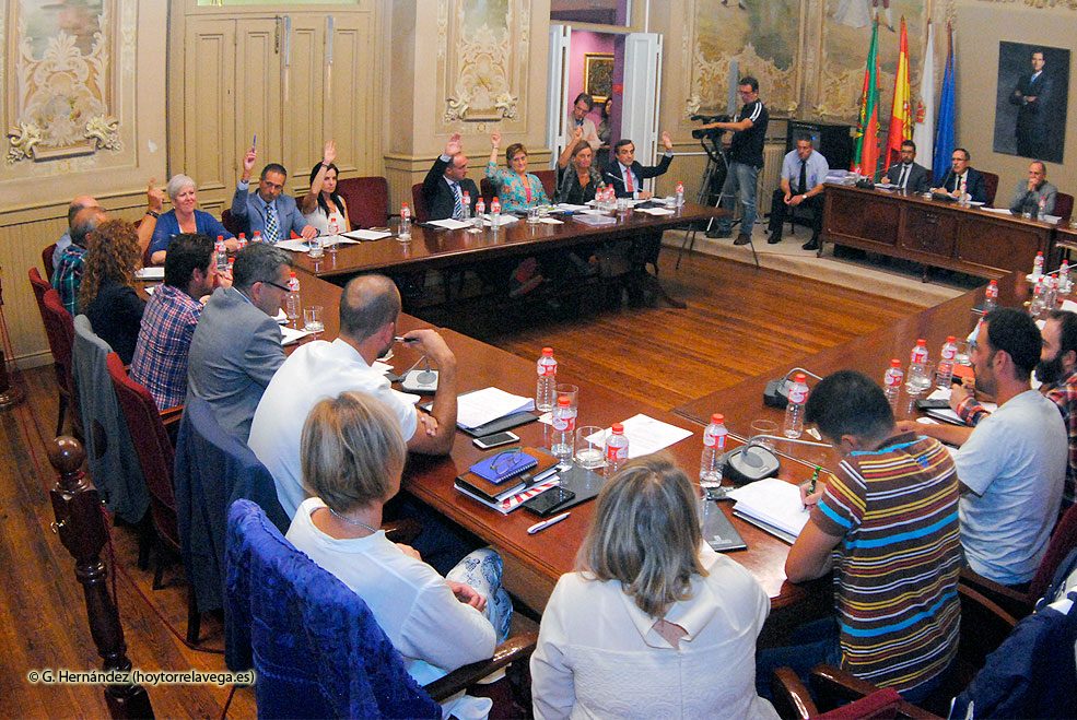 Sasián se desmarca de sus compañeros de Torrelavega Sí y vota con el PP contra la moción de ACPT a favor del aborto PlenoTorrelavegaSiRufinoVoto