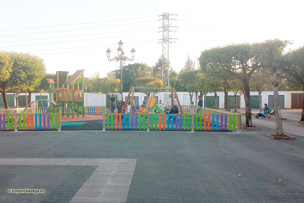 Nuevo vallado perimetral en el parque infantil del barrio San Gil SanGilParque02