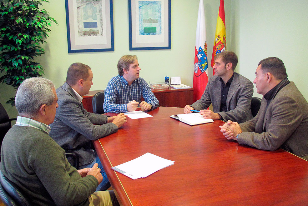 Los constructores demandan a la FMC mayor agilidad en los trámites de concesión de licencias FMCDiestroConstructores
