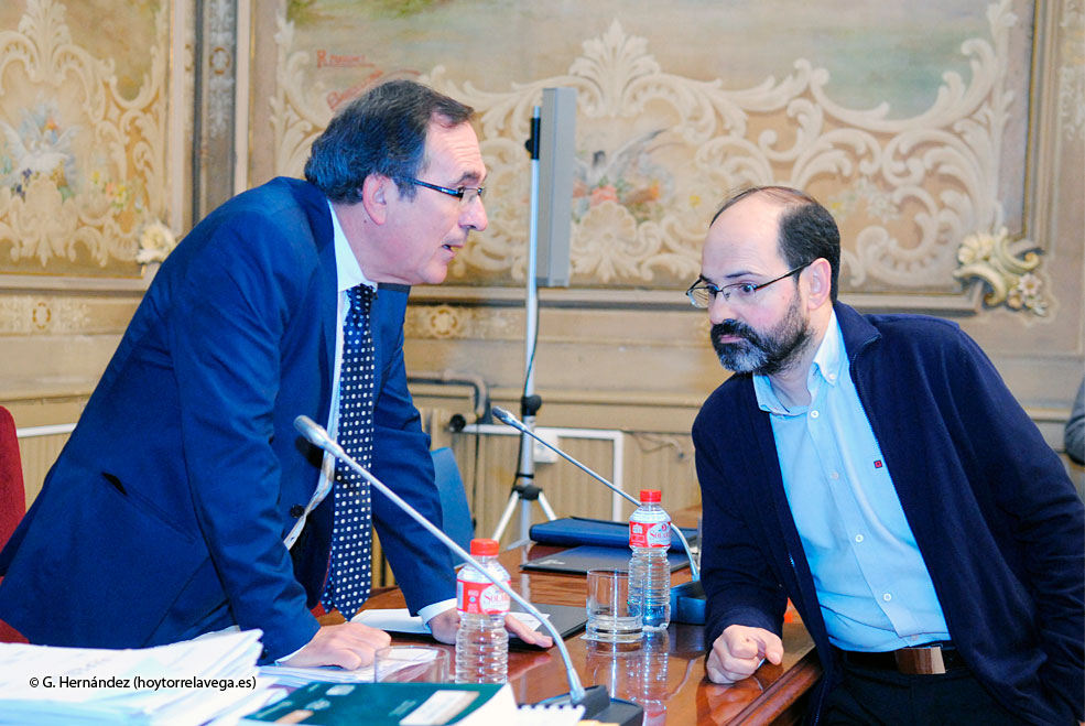 El alcalde cree que Urraca está haciendo “un buen trabajo” y culpa a las leyes del PP de los problemas en el área de Personal PSOEViaderoUrraca