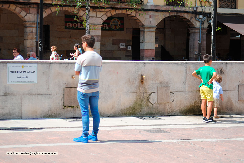 PlazaRojaProhibicionBalones01