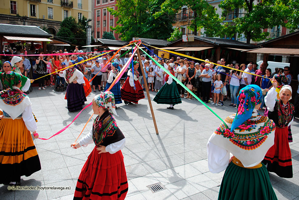 FeriaHojaldreDanzasTanos