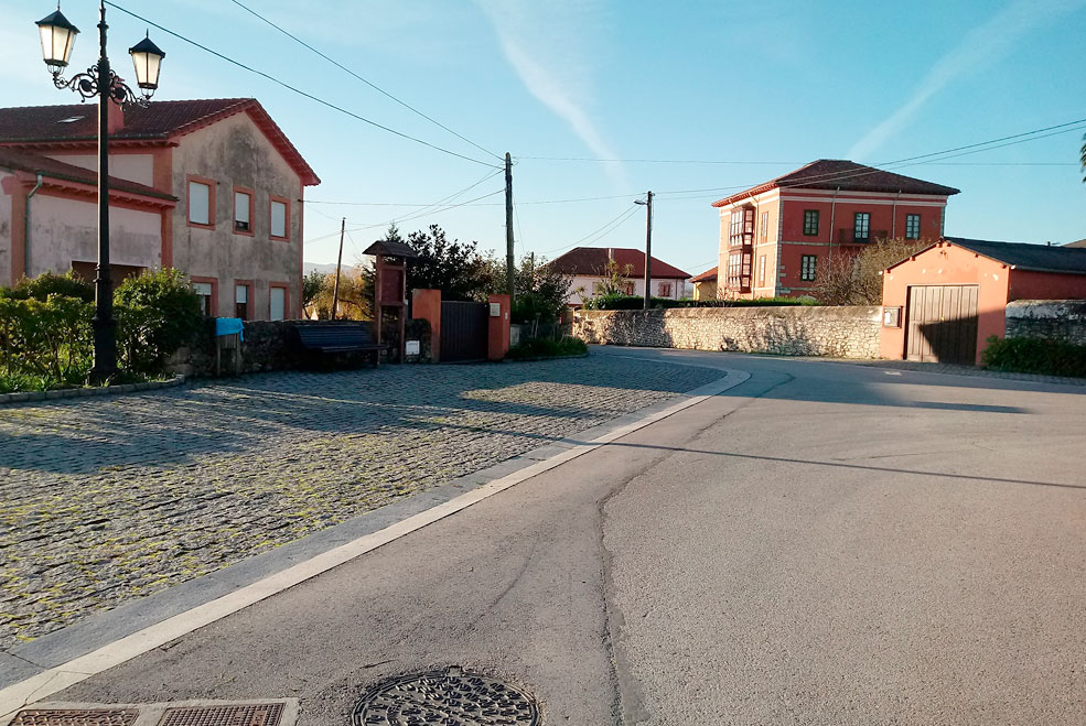 Actuaciones de asfaltado y mejora de viales en Hinojedo SuancesHinojedoObras