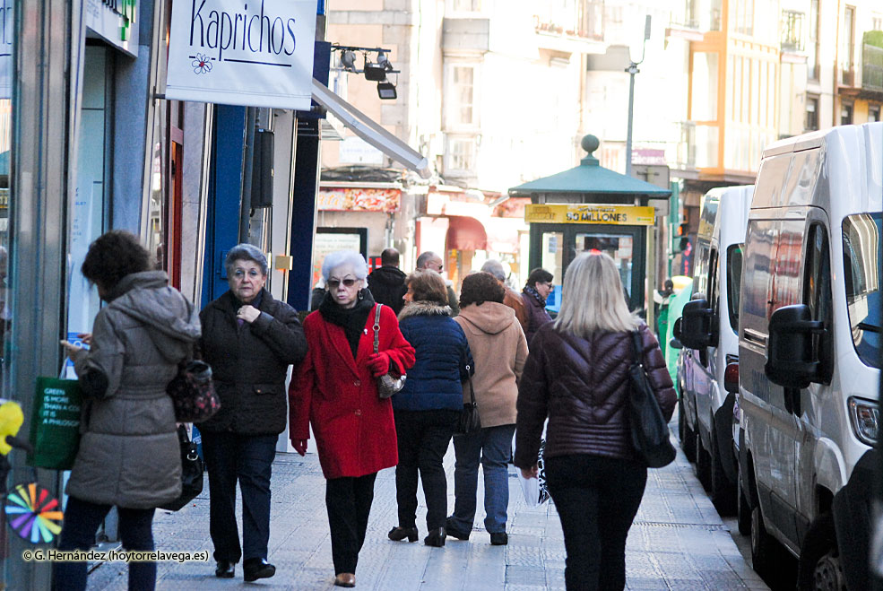 Podemos presenta una propuesta con once medidas para atajar la brecha salarial en Cantabria TorrelavegaGente03