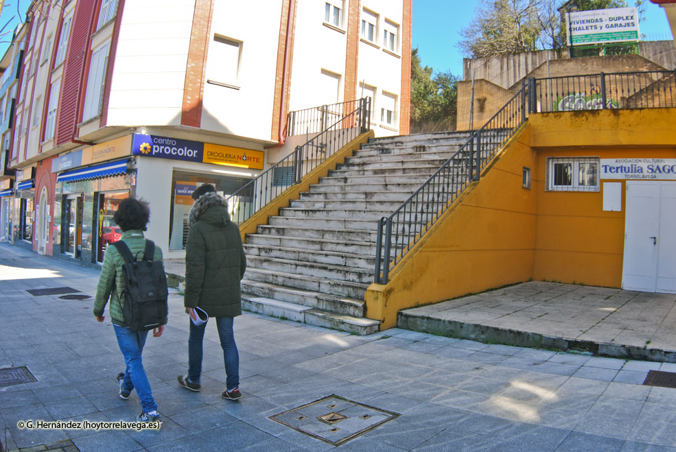 LaLlamaEscaleras02