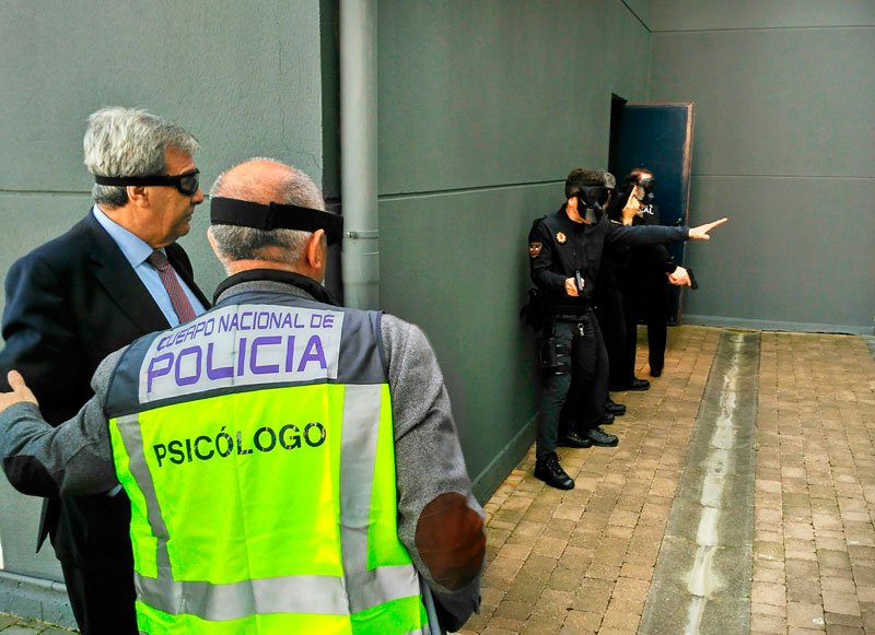 El Gobierno de Cantabria forma a policías locales en intervenciones por violencia de género DELaSierraCursoPolicia