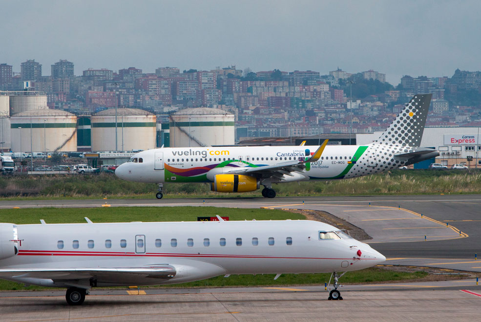 AeropuertoSeveBallesterosAviones