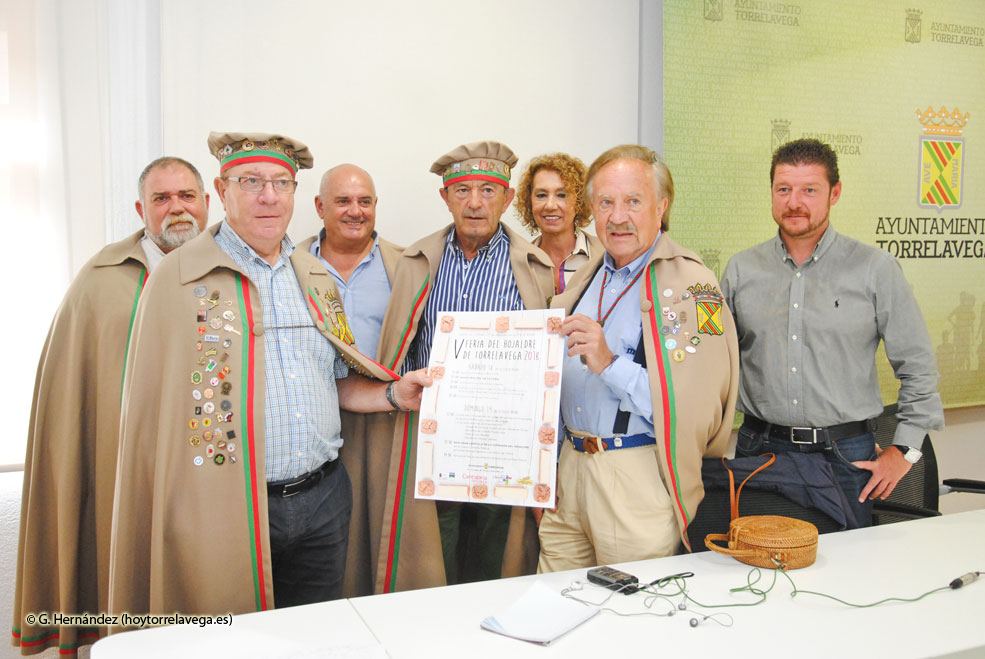 La Coral de Torrelavega, el Coro Ronda Garcilaso y las Danzas de Tanos, nuevos Cofrades de Honor de la Cofradía del Hojaldre FeriaHojaldrePresentacion2018