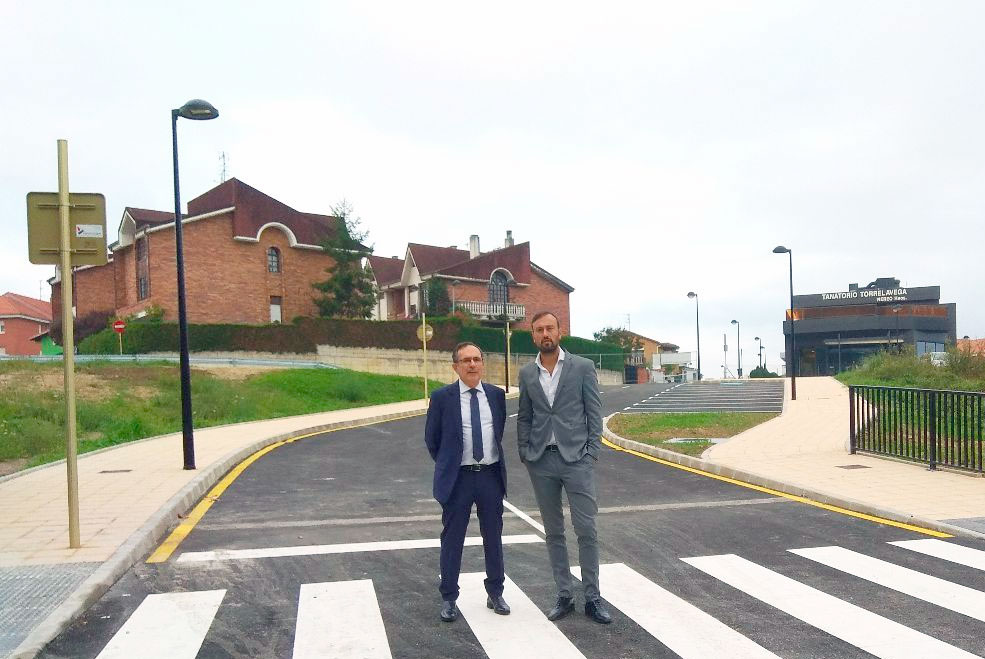 Abierto al tráfico el vial que une Miravalles con el Boulevard Ronda ViaderoEstradaVialMiravalles