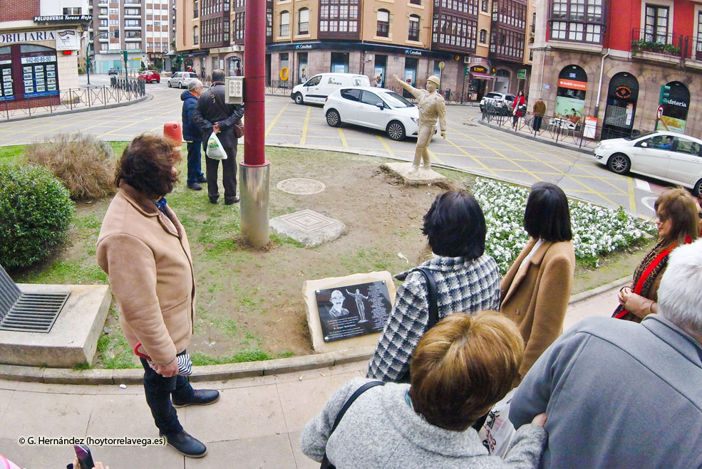 EstatuaAngelQuintanal