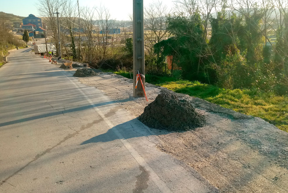 Avanza a buen ritmo la segunda fase de la senda peatonal en la calle San José de Hinojedo SuancesSendaPeatonalHinojedo
