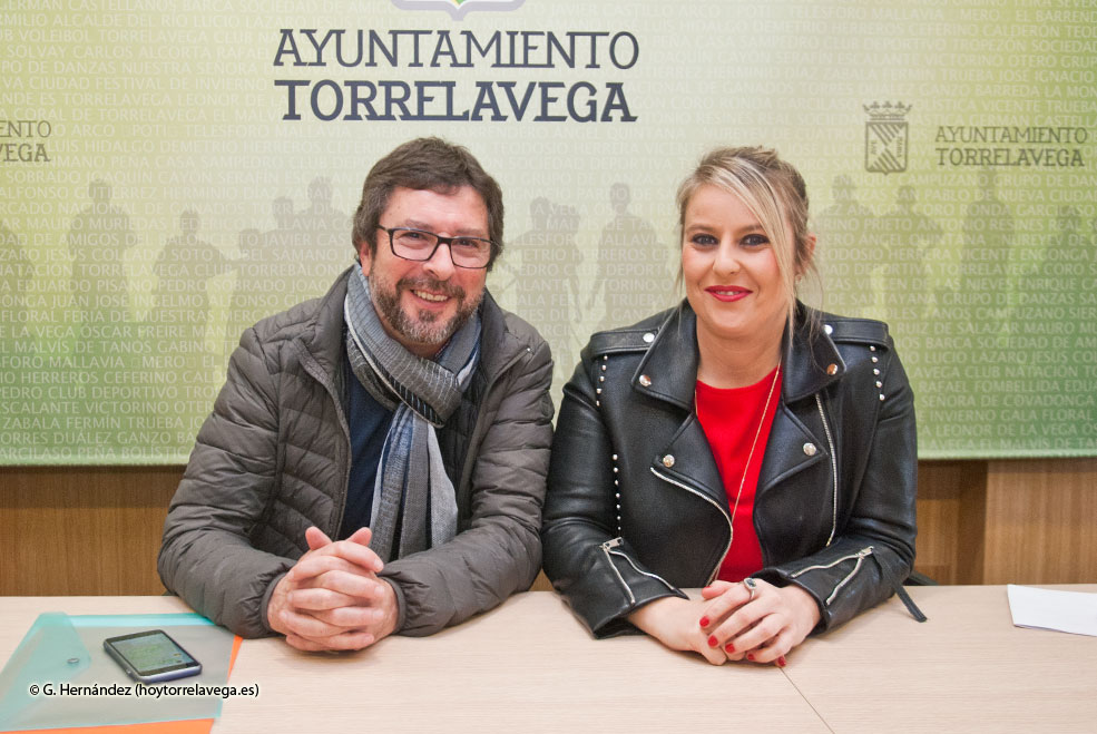 La Feria del Libro se traslada a la Avenida de España para dar cabida a una veintena de casetas PRCCristinaFeriaLibroPResentacion2019