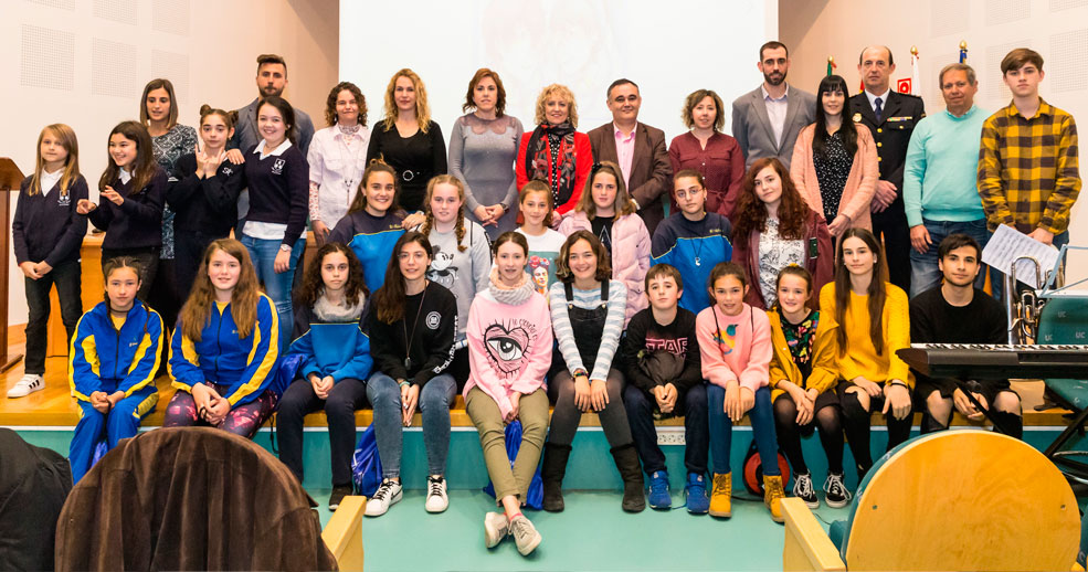 El colegio El Salvador entrega los premios del concurso de cómic sobre igualdad de género ElSalvadorConcursoComicTezanos