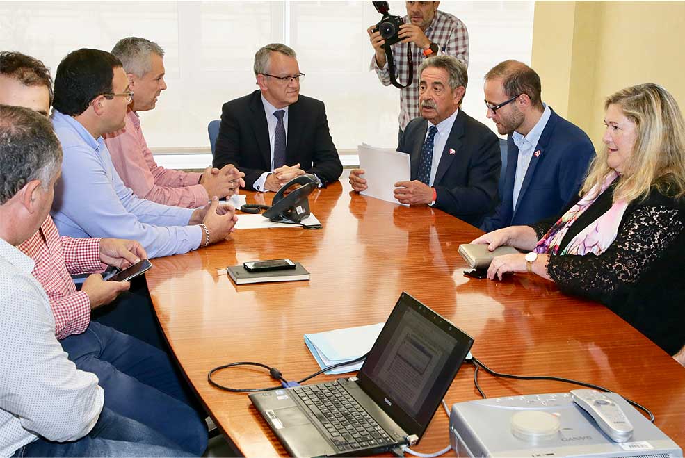 RevillaGrupoTrabajoayuntami