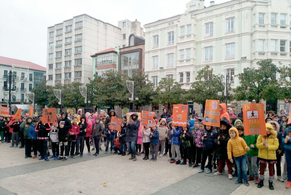 Acto escolar por el Día en Recuerdo de las Víctimas de Accidentes de Tráfico ConcentracionEscolarAccidentesTrafico