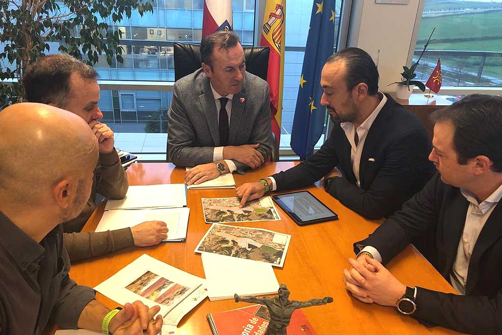 EstradaBlancoNormasLaViesca