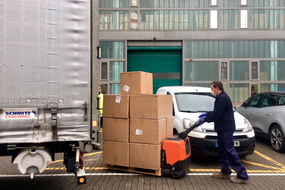 Nuevo reparto de 100.000 mascarillas quirúrgicas para los profesionales sanitarios y empleados de residencias ValdecillaMascarillasRecibidas