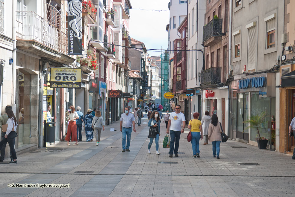 Sorteo de 1.500 euros semanales en vales de compra durante todo el verano TorrelavegaComercios05